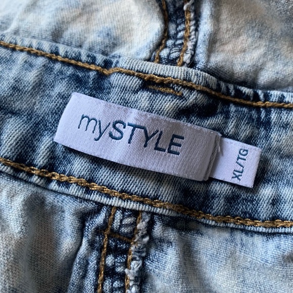 Acid Wash Denim Overalls - Picture 6 of 8